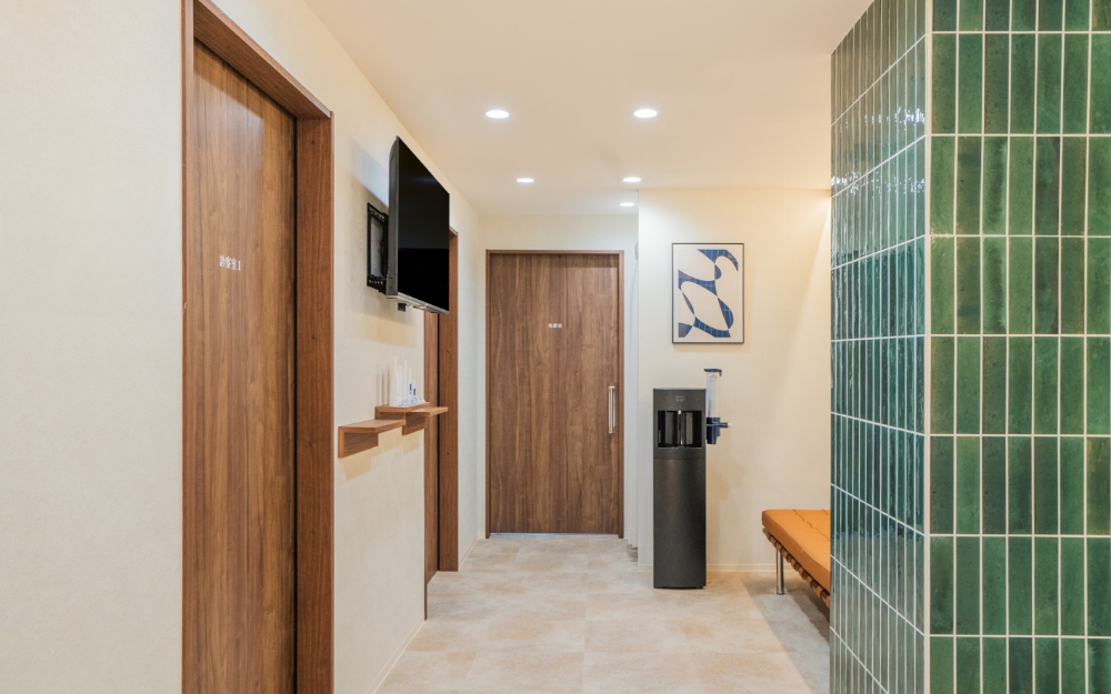 新宿駅すぐ／新宿うるおい皮膚科／皮膚科非常勤医師（週1〜2日）／高時給10,000円〜15,000円の写真